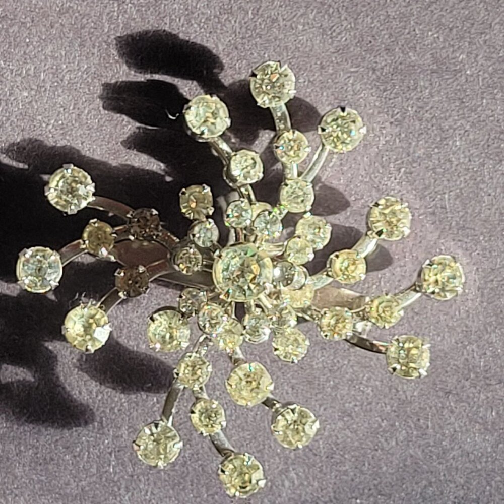 Vintage Silver Starburst Rhinestone Brooch Pin Jewelry Accessory